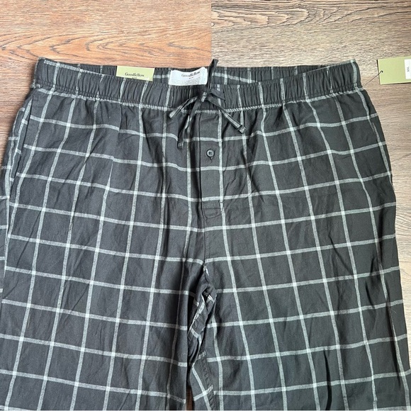 Goodfellow Men's Black Checkered Pajama Pants - Picture 3 of 4